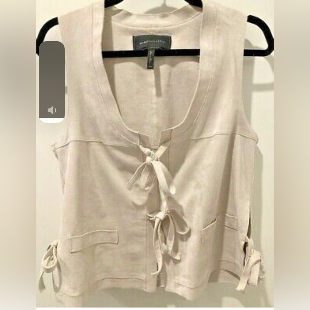 BCBG MAXAZRIA Brent suede vest in hazelnut never worn size xxs
